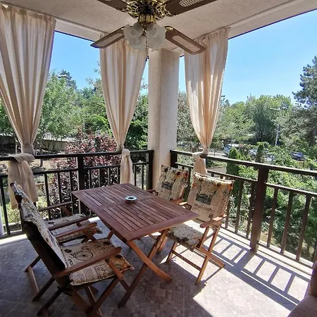 Quiet With Big Terrace In Santa Marina With Parking Daire