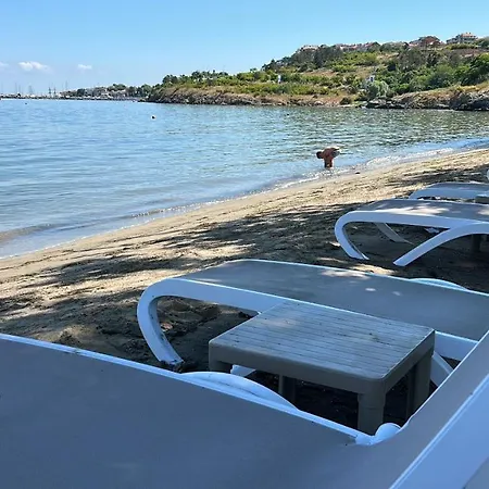 Apartment Quiet With Big Terrace In Santa Marina With Parking *
