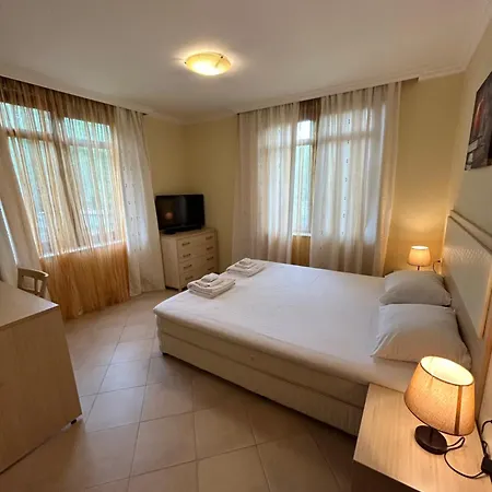 Quiet With Big Terrace In Santa Marina With Parking Apartment